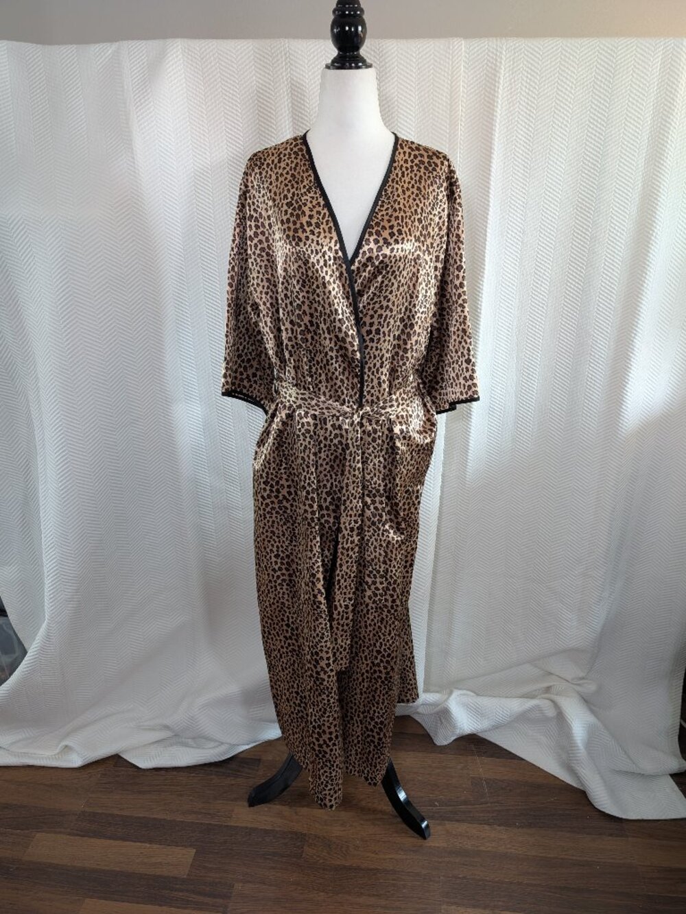 Natori Private Luxuries Leopard Satin Robe Brown Black Trim Est. Medium to Large